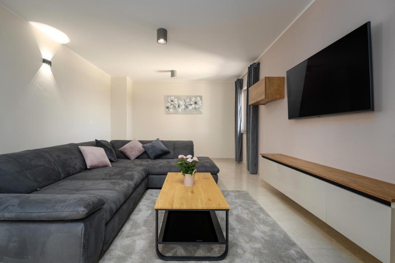 Holiday House Leana Pazin Zewnętrze zdjęcie