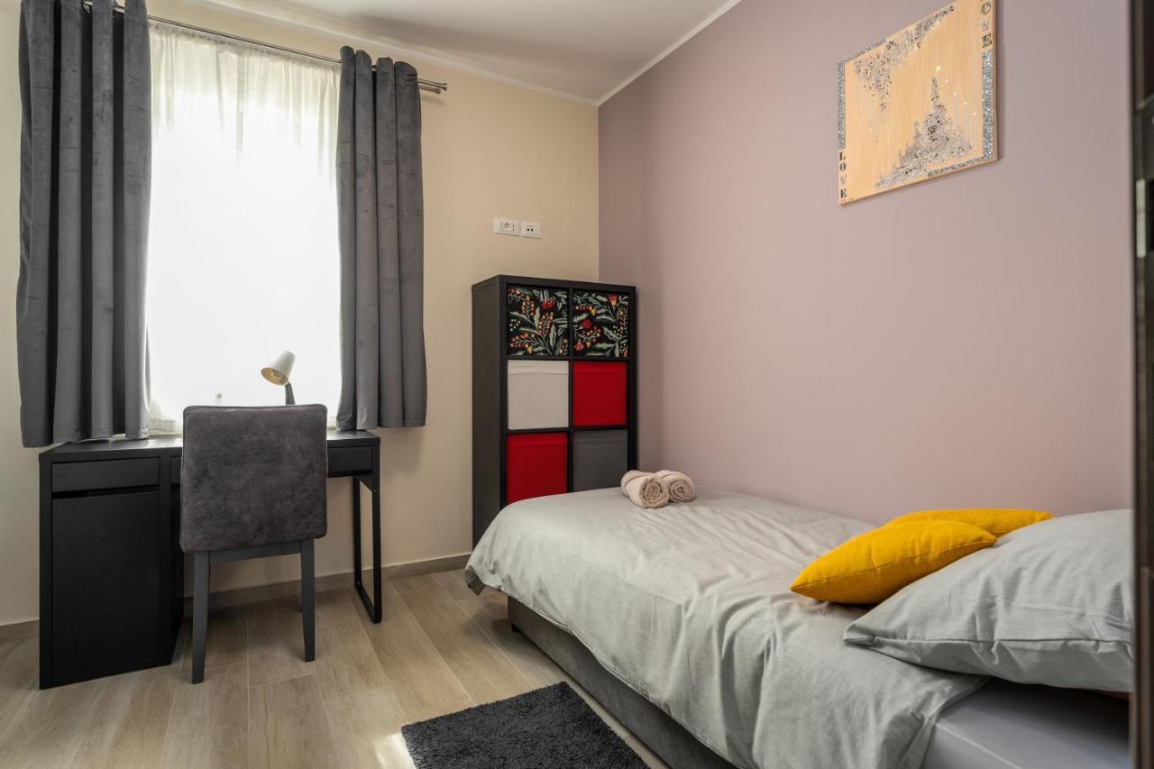 Holiday House Leana Pazin Zewnętrze zdjęcie