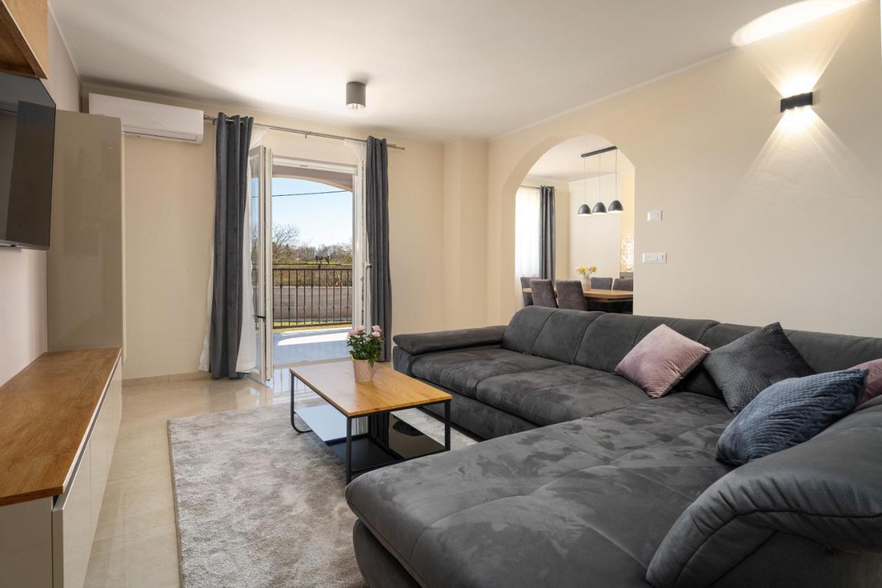 Holiday House Leana Pazin Zewnętrze zdjęcie