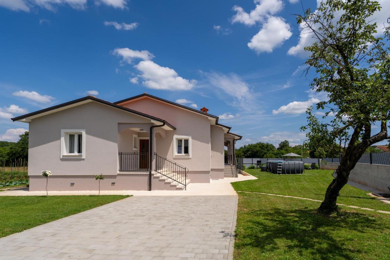 Holiday House Leana Pazin Zewnętrze zdjęcie