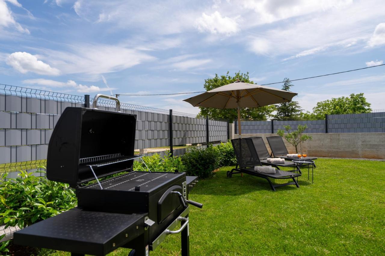 Holiday House Leana Pazin Zewnętrze zdjęcie