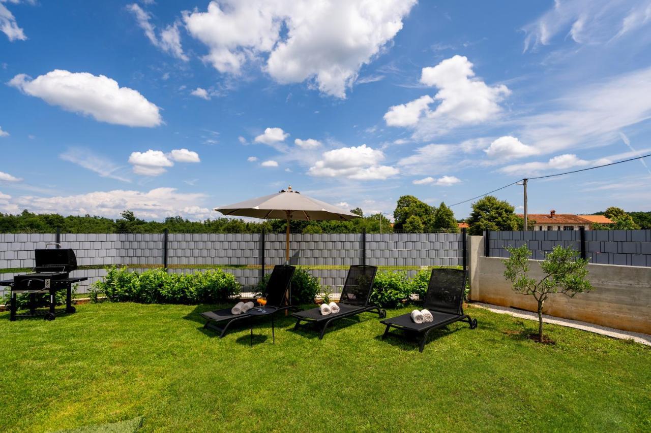 Holiday House Leana Pazin Zewnętrze zdjęcie